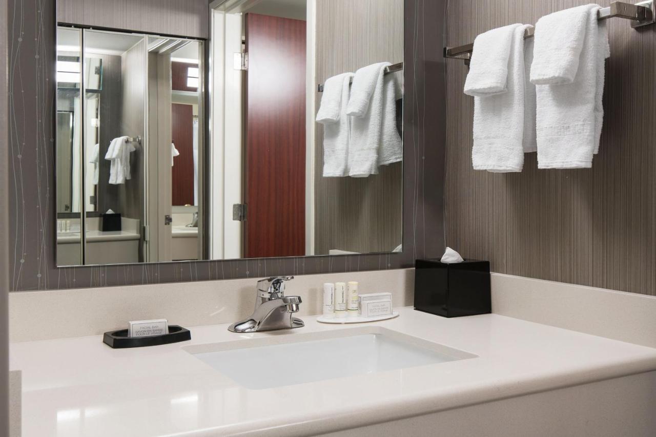 Courtyard By Marriott Seattle Federal Way Hotel Exterior foto