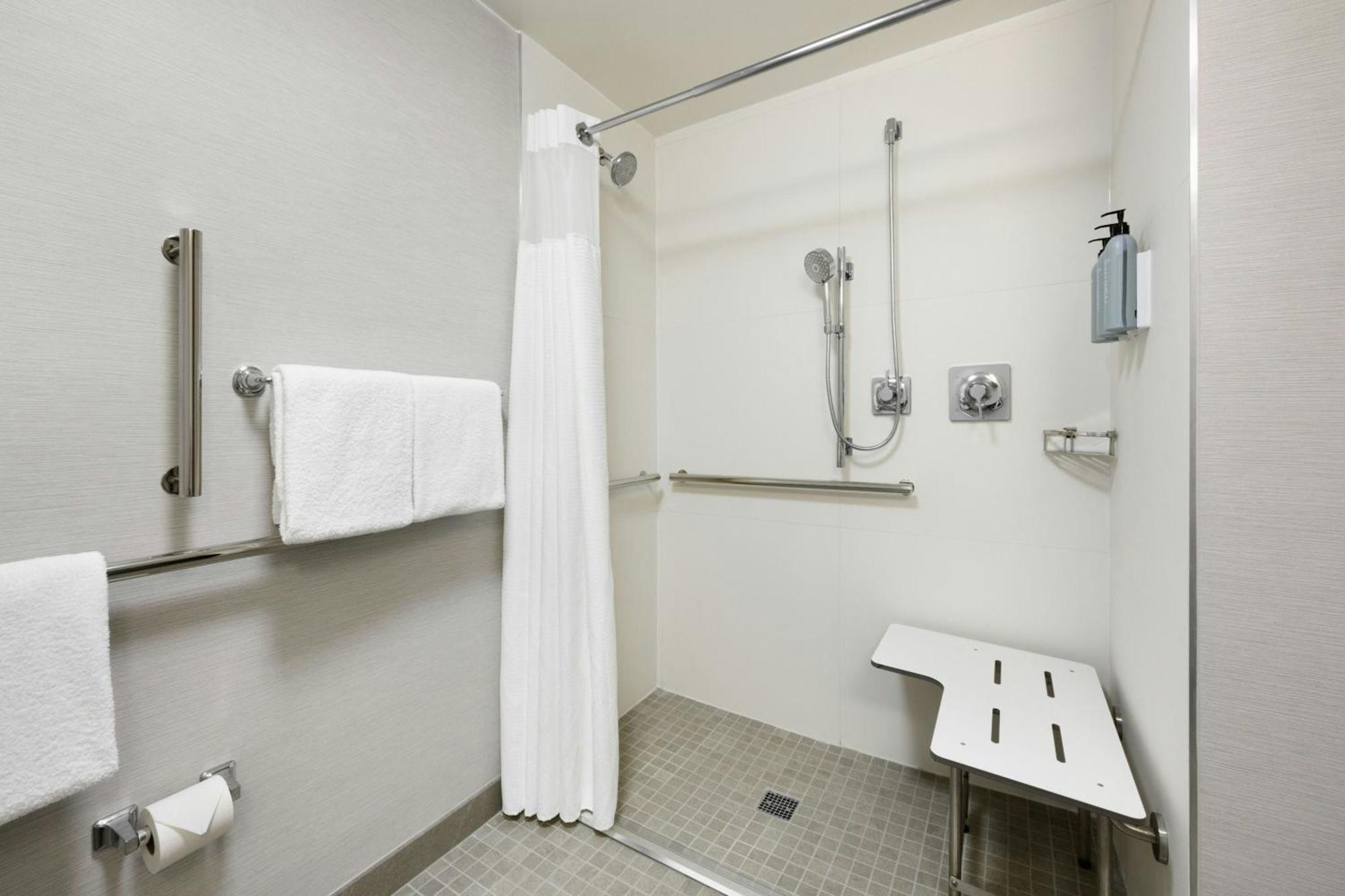 Courtyard By Marriott Seattle Federal Way Hotel Exterior foto
