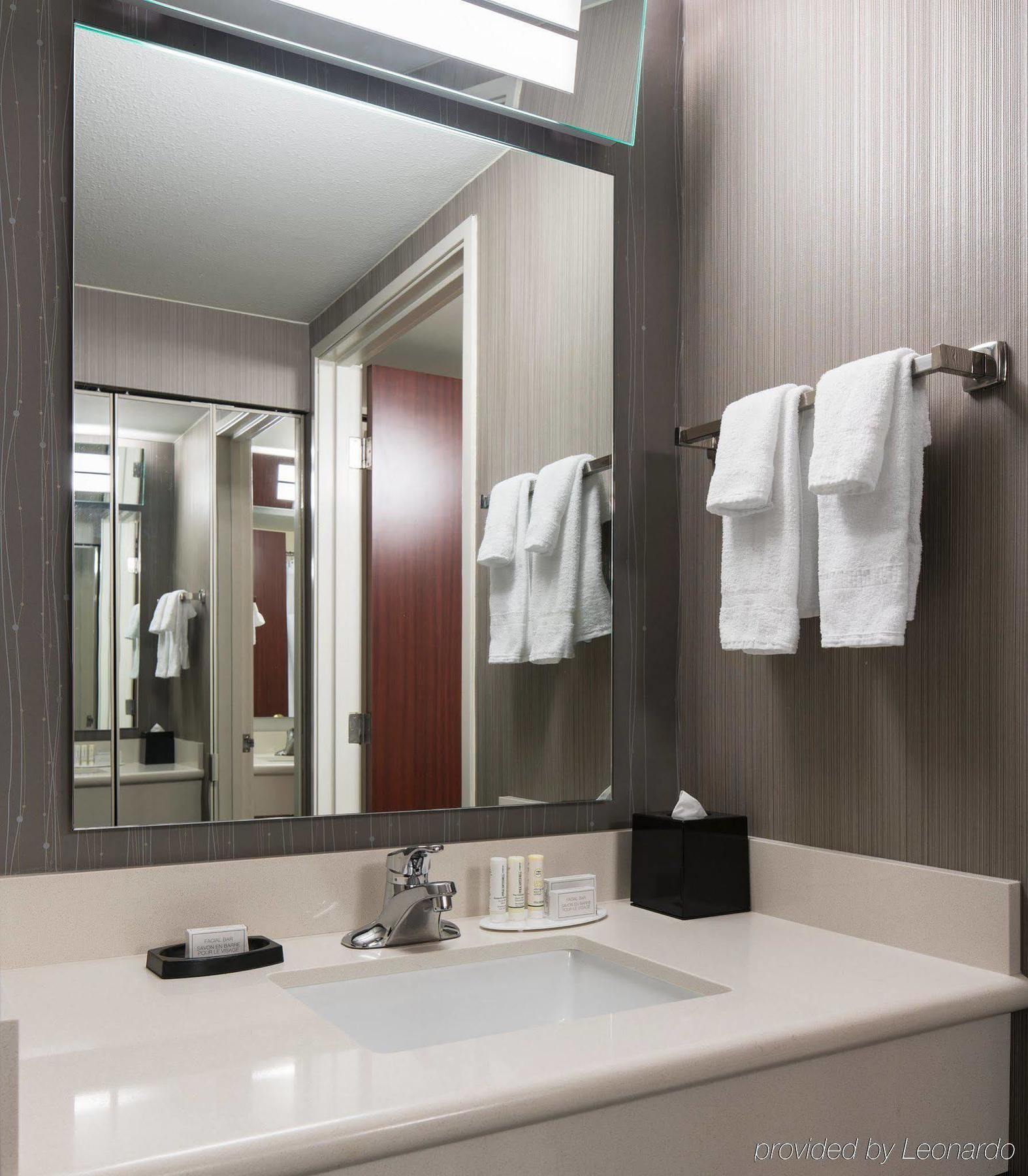 Courtyard By Marriott Seattle Federal Way Hotel Exterior foto