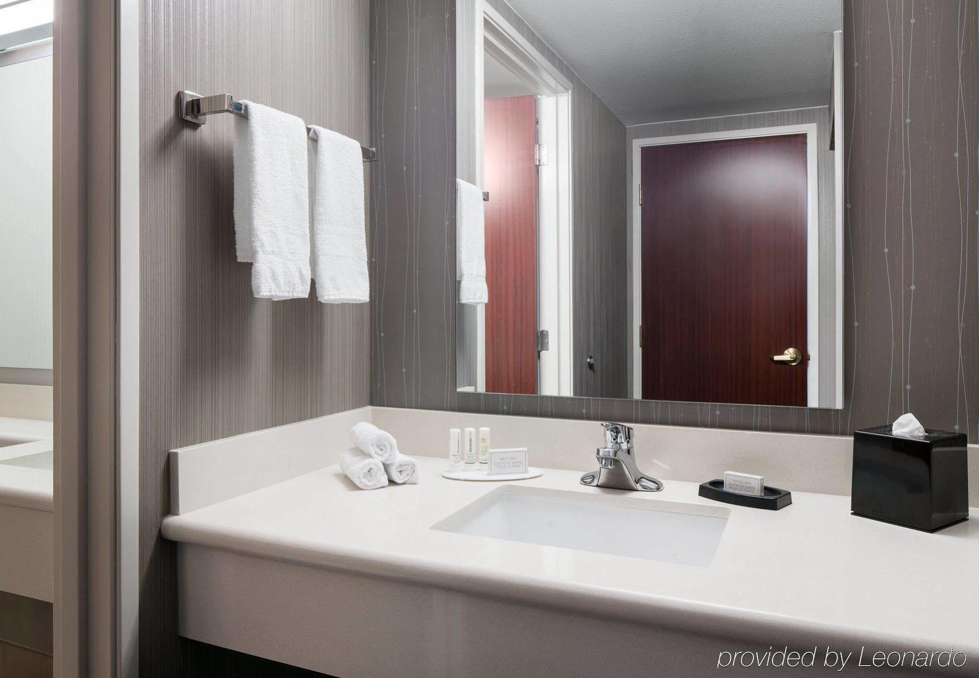 Courtyard By Marriott Seattle Federal Way Hotel Exterior foto