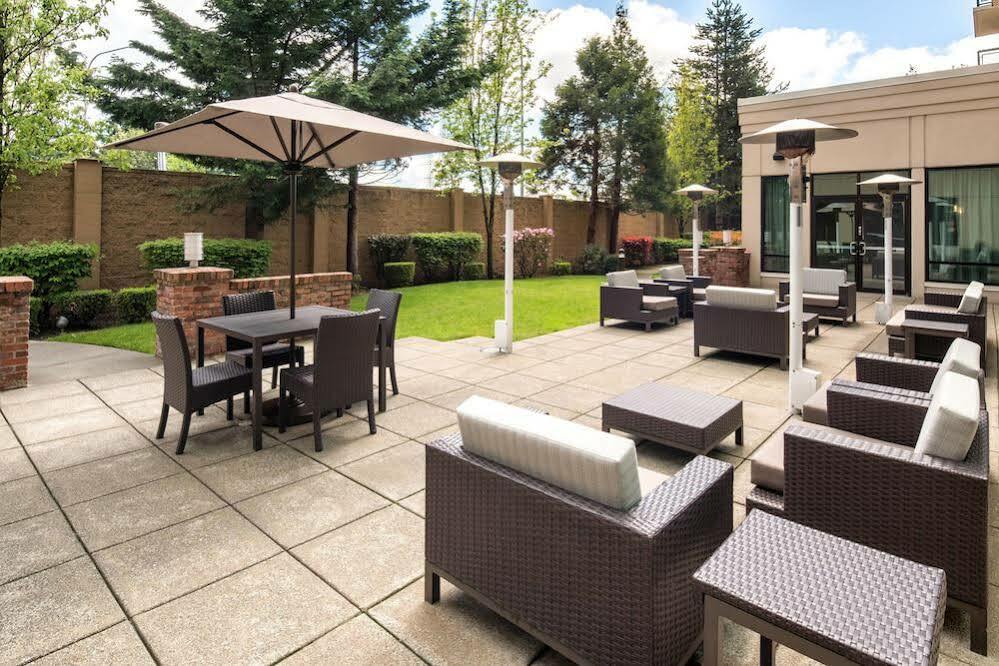 Courtyard By Marriott Seattle Federal Way Hotel Exterior foto
